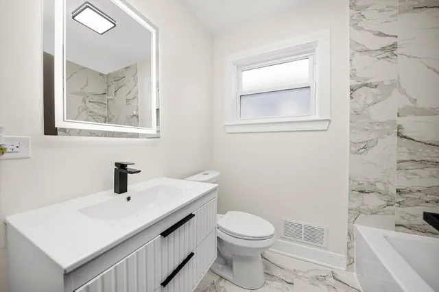 $399,990 | 6709 West 59th Street, Chicago, IL 60638