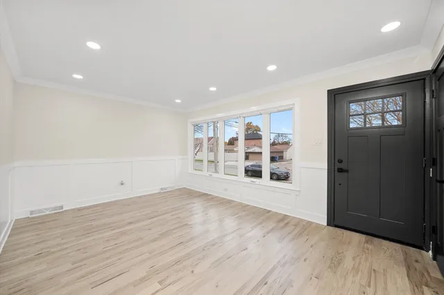 $399,990 | 6709 West 59th Street, Chicago, IL 60638