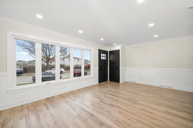 $399,990 | 6709 West 59th Street, Chicago, IL 60638