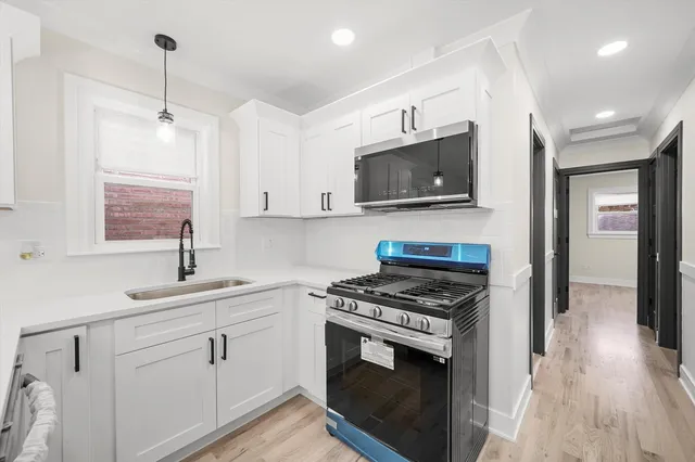 $399,990 | 6709 West 59th Street, Chicago, IL 60638