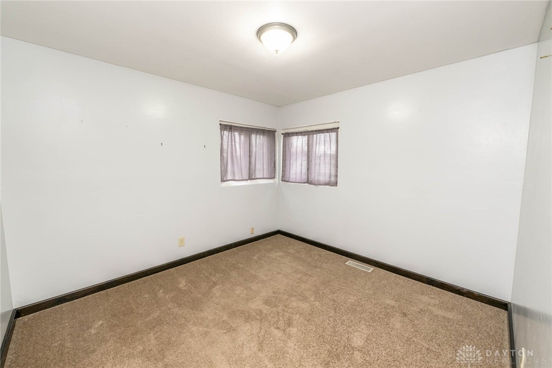 283 Spinning Road Dayton, OH 45431 - Photo 9 of 23 Gallery Image 9