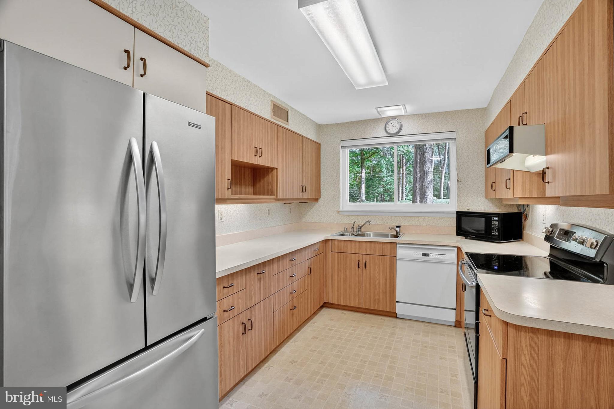 213 Stonington Road Silver Spring, MD 20902 - Photo 11 of 54 Gallery Image 11