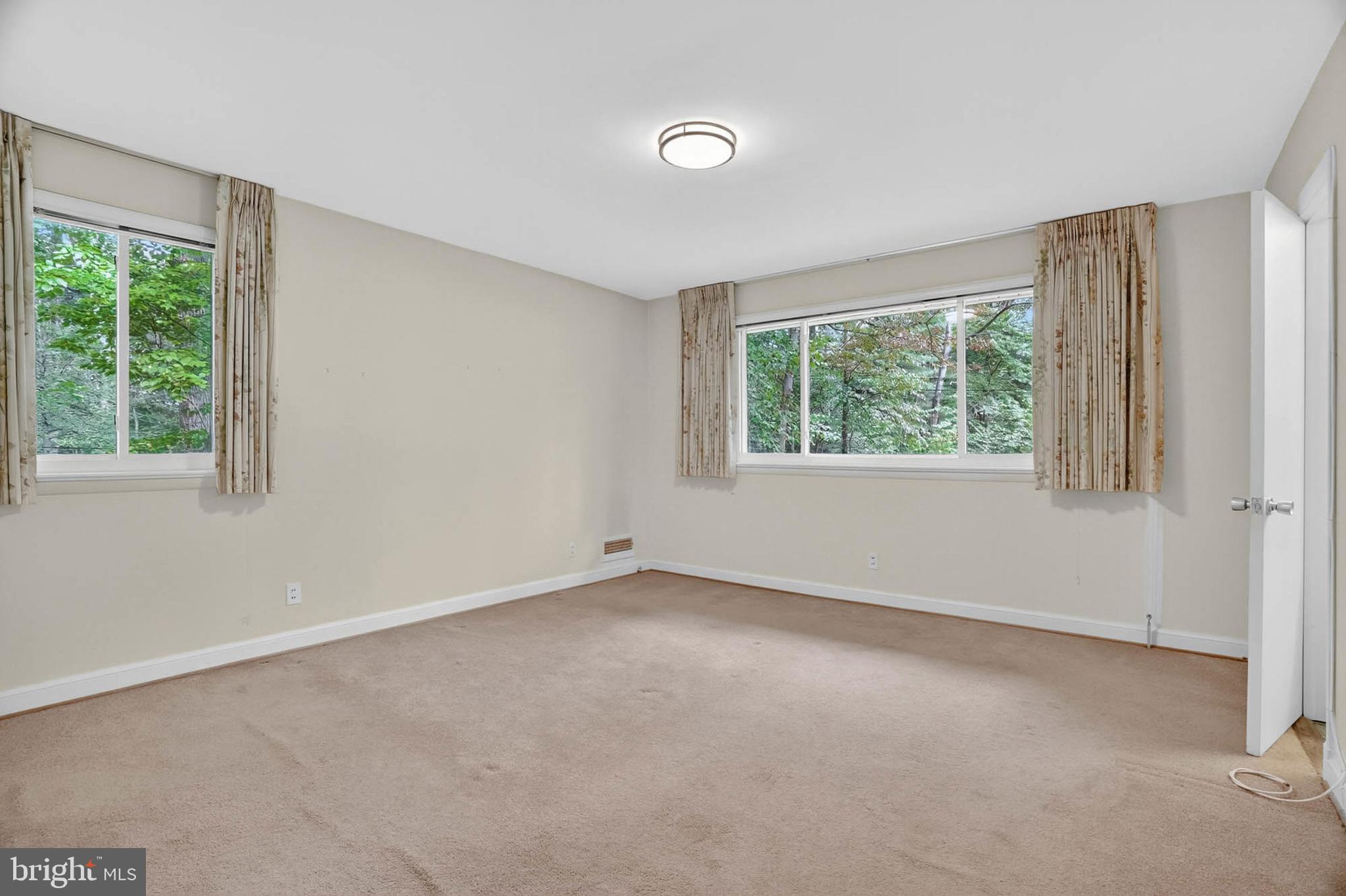 213 Stonington Road Silver Spring, MD 20902 - Photo 20 of 54 Gallery Image 20