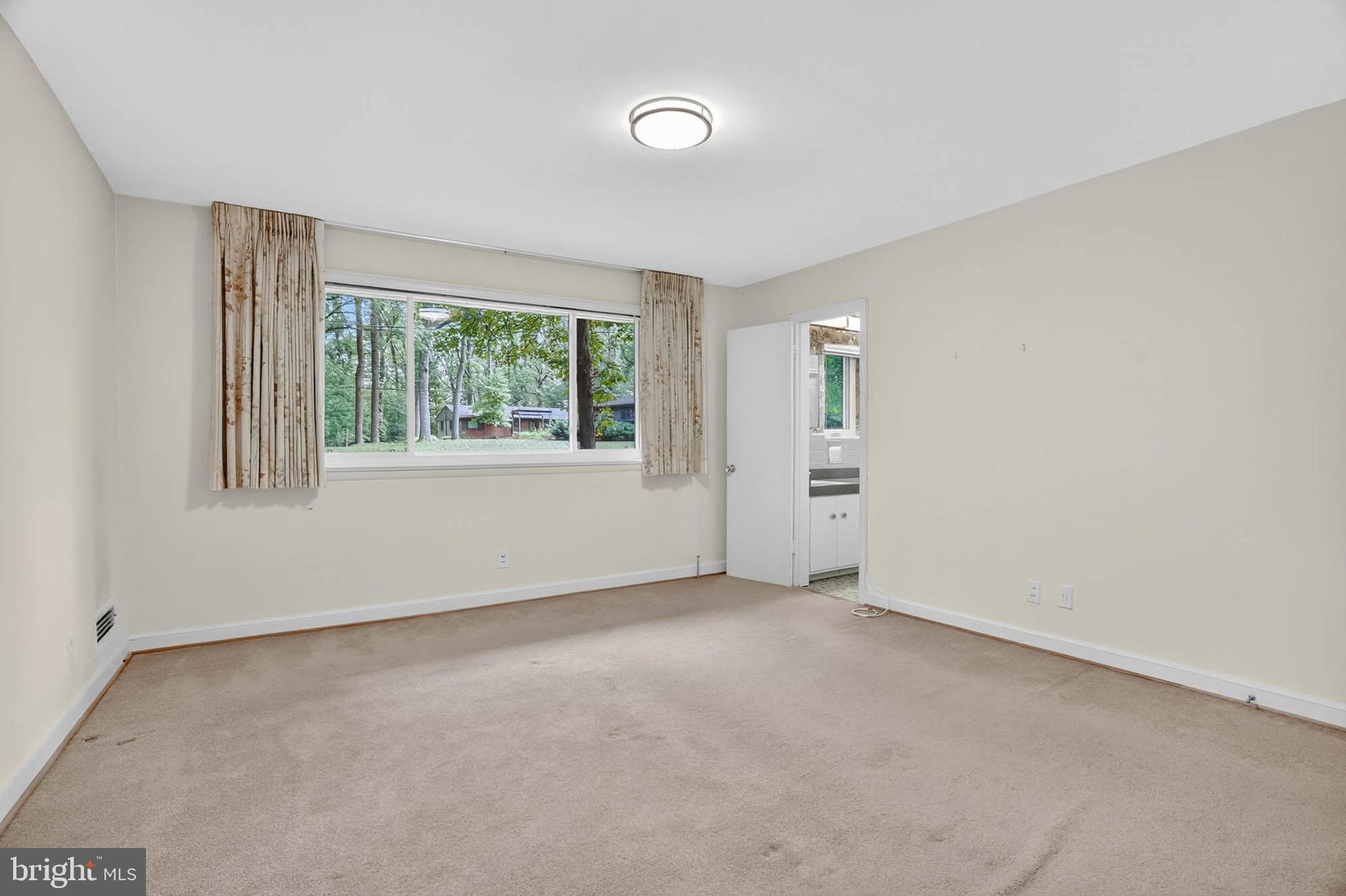 213 Stonington Road Silver Spring, MD 20902 - Photo 21 of 54 Gallery Image 21