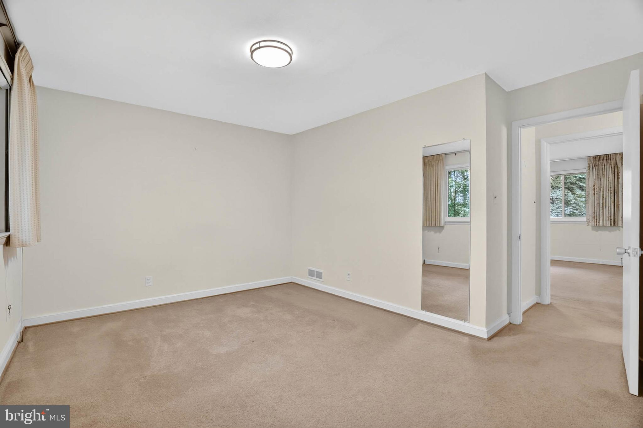 213 Stonington Road Silver Spring, MD 20902 - Photo 27 of 54 Gallery Image 27