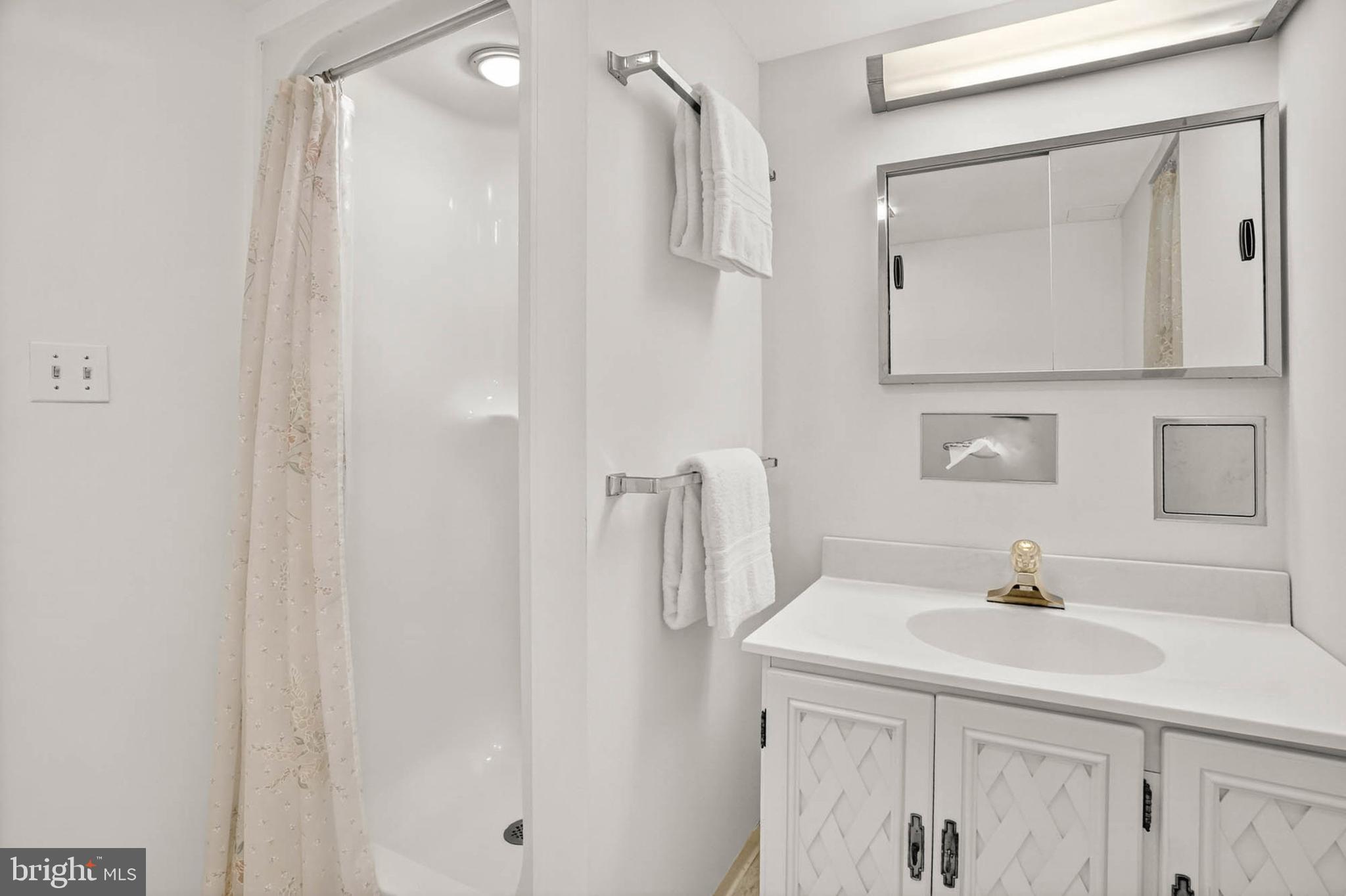 213 Stonington Road Silver Spring, MD 20902 - Photo 42 of 54 Gallery Image 42