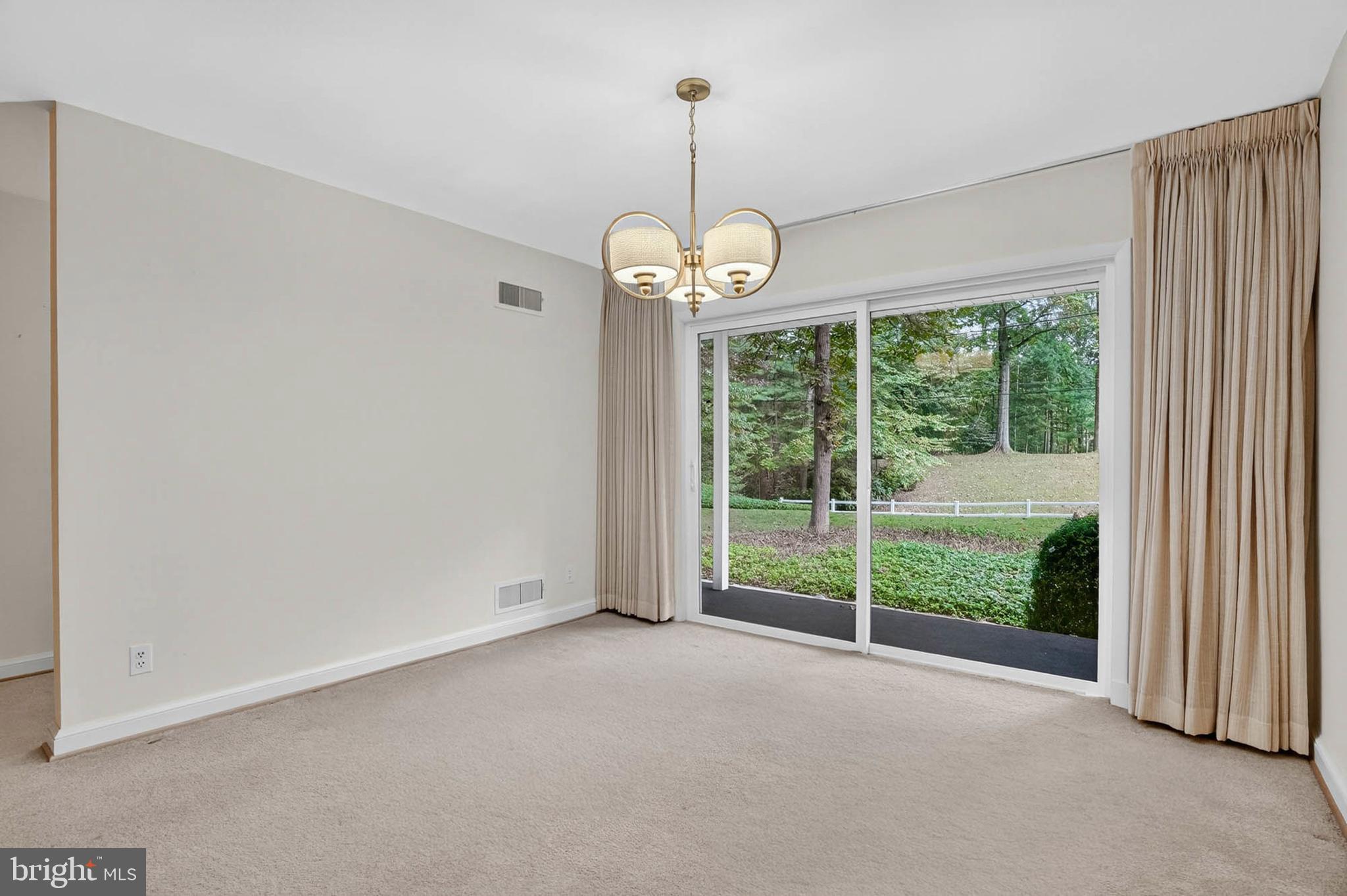 213 Stonington Road Silver Spring, MD 20902 - Photo 8 of 54 Gallery Image 8