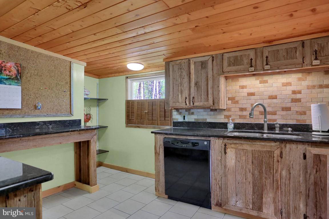 129 Riverview Road Delta, PA 17314 - Photo 18 of 34 Gallery Image 18