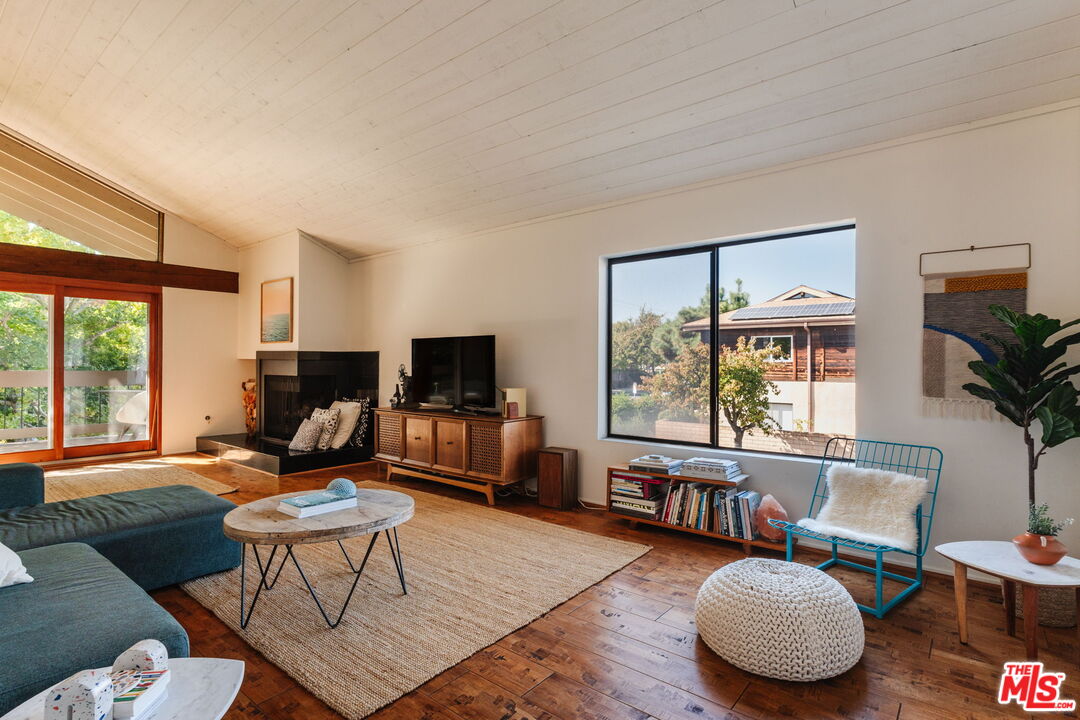 4450 Alla Road Los Angeles, CA 90066 - Photo 3 of 30