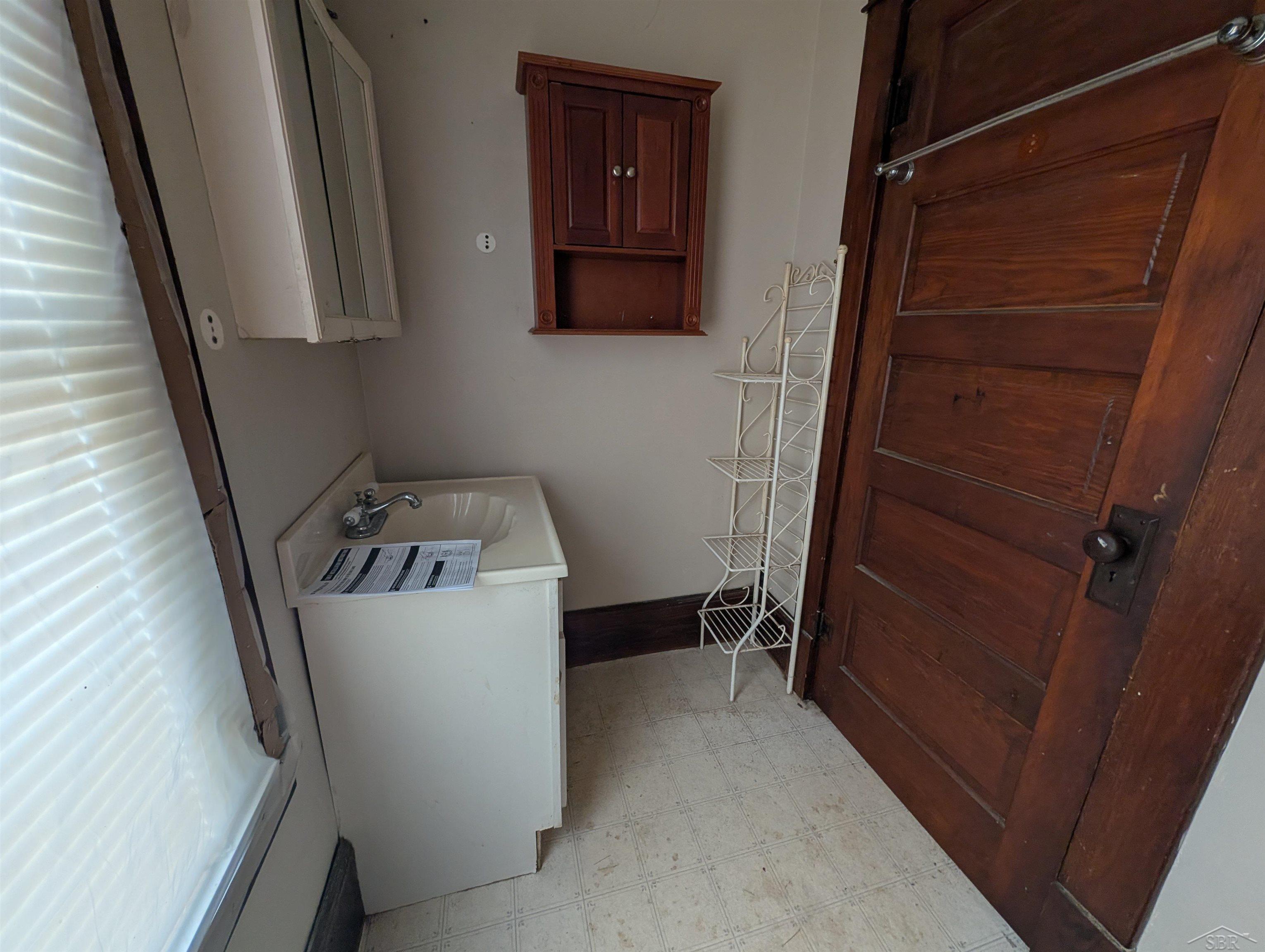 229 East 2nd Street Pinconning, MI 48650 - Photo 14 of 31