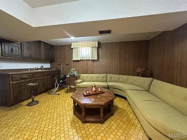 $275,900 | 707 Trotter Lane, Dexter, MO 63841