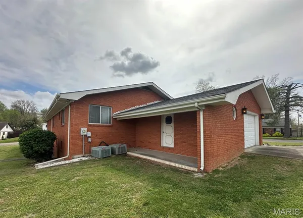 $275,900 | 707 Trotter Lane, Dexter, MO 63841