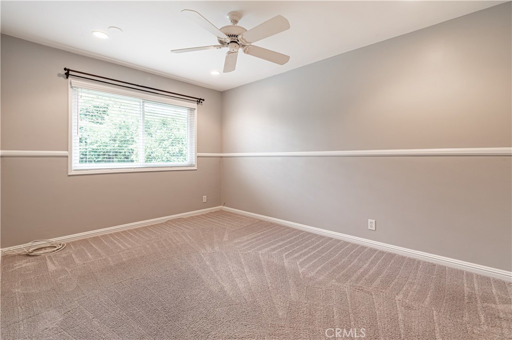 4580 Hazelnut Avenue Seal Beach, CA 90740 - Photo 25 of 34 an empty room with a window