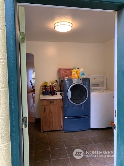 7634 Zell Road Custer, WA 98240 - Photo 13 of 38 a view of living room washer and dryer