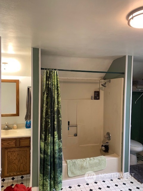 7634 Zell Road Custer, WA 98240 - Photo 19 of 38 a bathroom with a shower and a sink