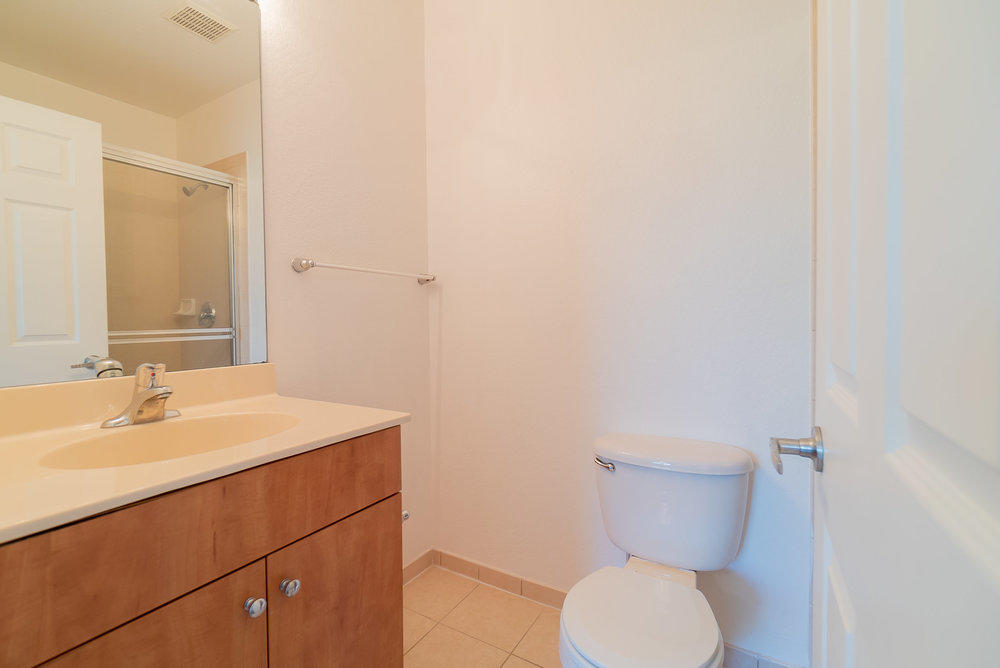 1958 Alamanda Way Riviera Beach, FL 33404 - Photo 14 of 31 014_dsc00991
