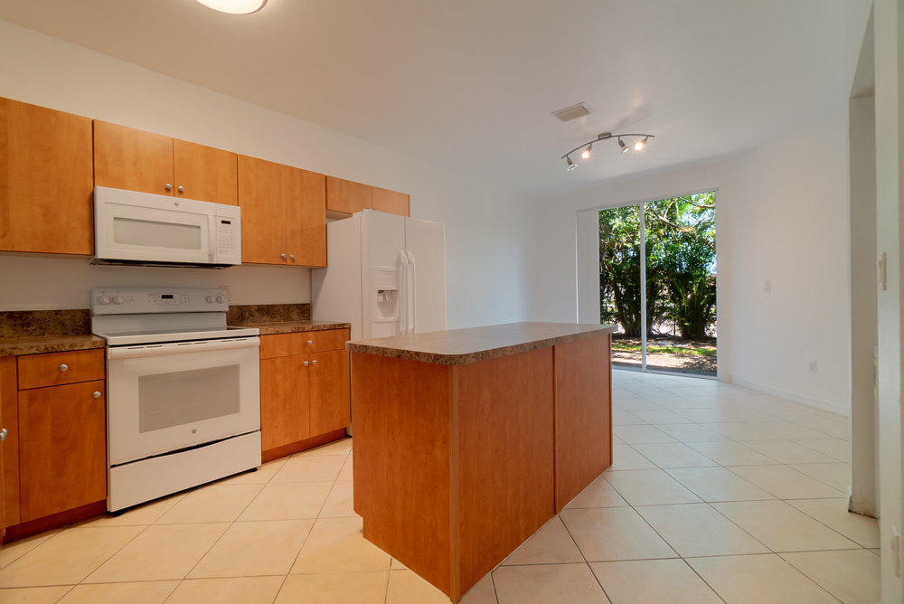 1958 Alamanda Way Riviera Beach, FL 33404 - Photo 6 of 31 006_dsc00970