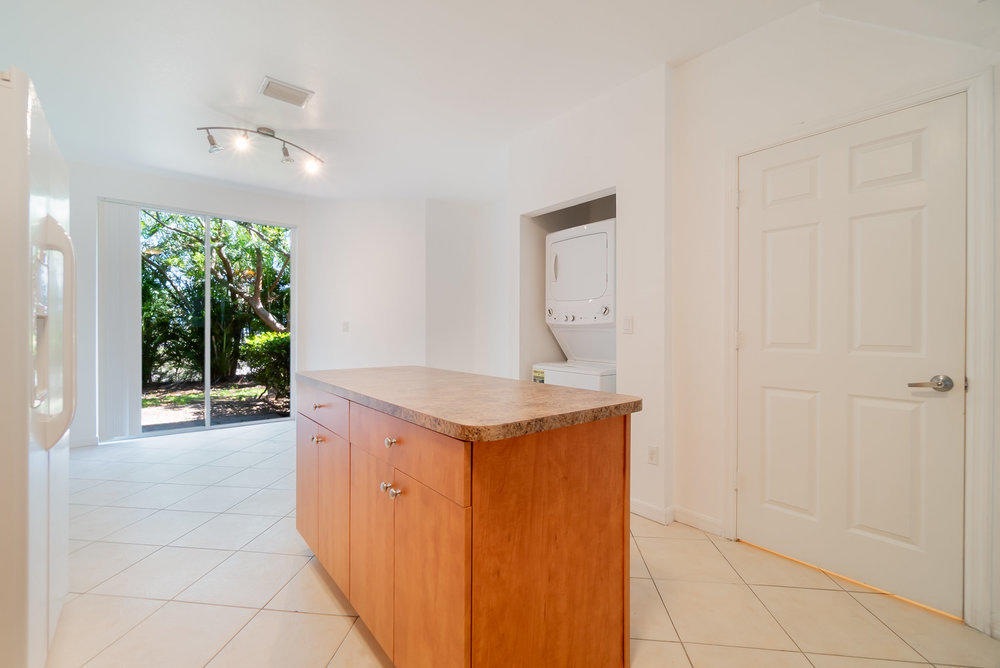 1958 Alamanda Way Riviera Beach, FL 33404 - Photo 8 of 31 008_dsc00982