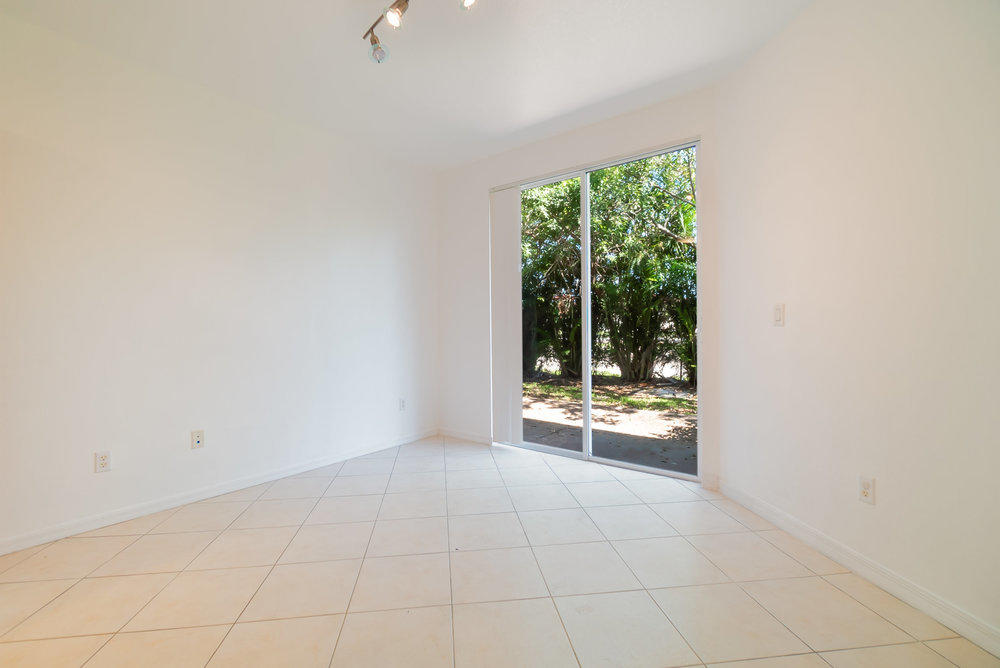 1958 Alamanda Way Riviera Beach, FL 33404 - Photo 10 of 31 010_dsc00972
