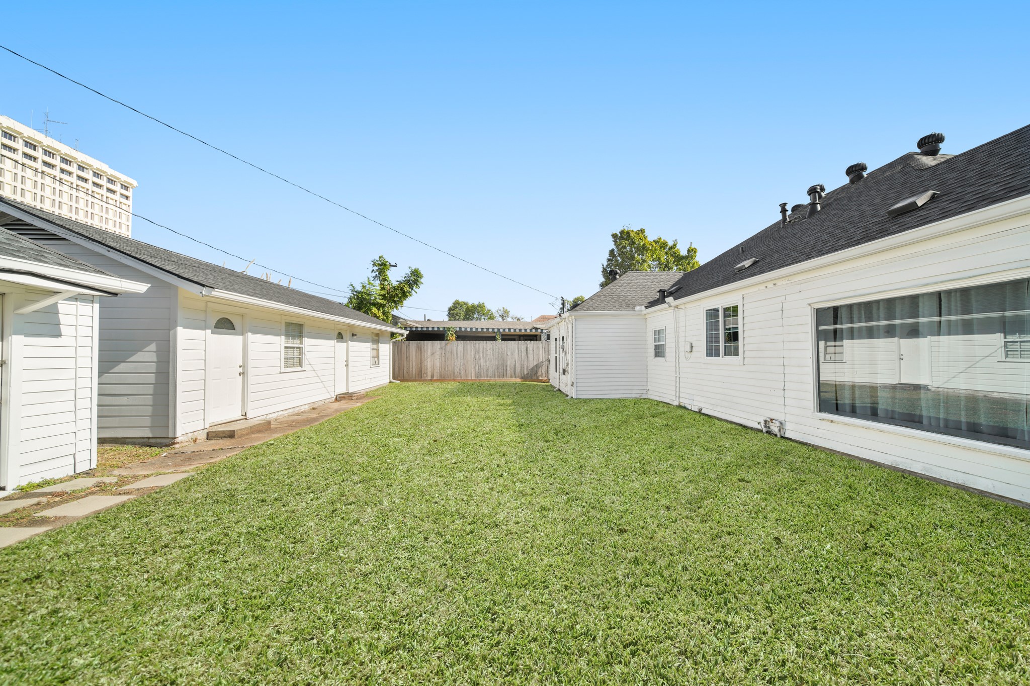 4391 Varsity Lane Houston, TX 77004 - Photo 35 of 45 a view of a backyard of the house