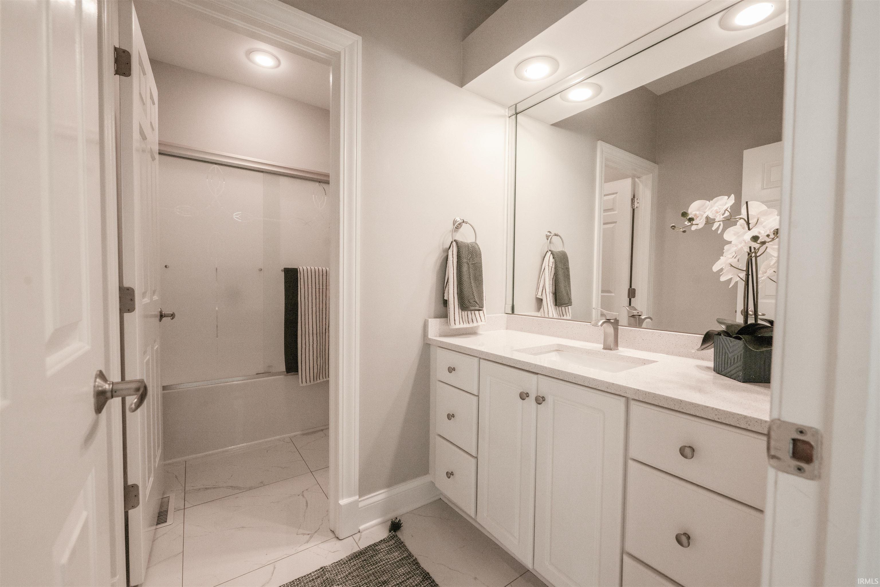 7233 Stonebridge Road Newburgh, IN 47630 - Photo 8 of 21 Gallery Image 8