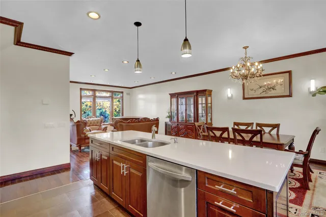 $1,599,888 | 300 Ellen Place, Jericho, NY 11753