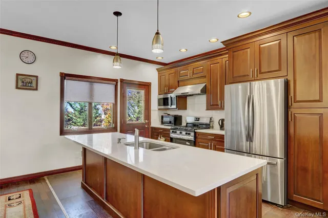 $1,599,888 | 300 Ellen Place, Jericho, NY 11753