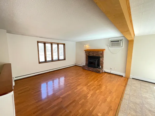$409,900 | 51 Island Pond Road, Derry, NH 03038