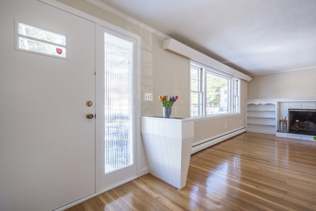 24 Mohegan Road Acton, MA 01720 - Photo 3 of 33 Gallery Image 3