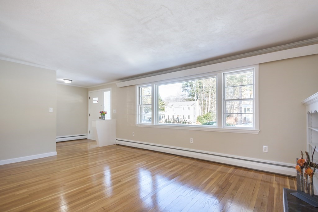 24 Mohegan Road Acton, MA 01720 - Photo 5 of 33 Gallery Image 5