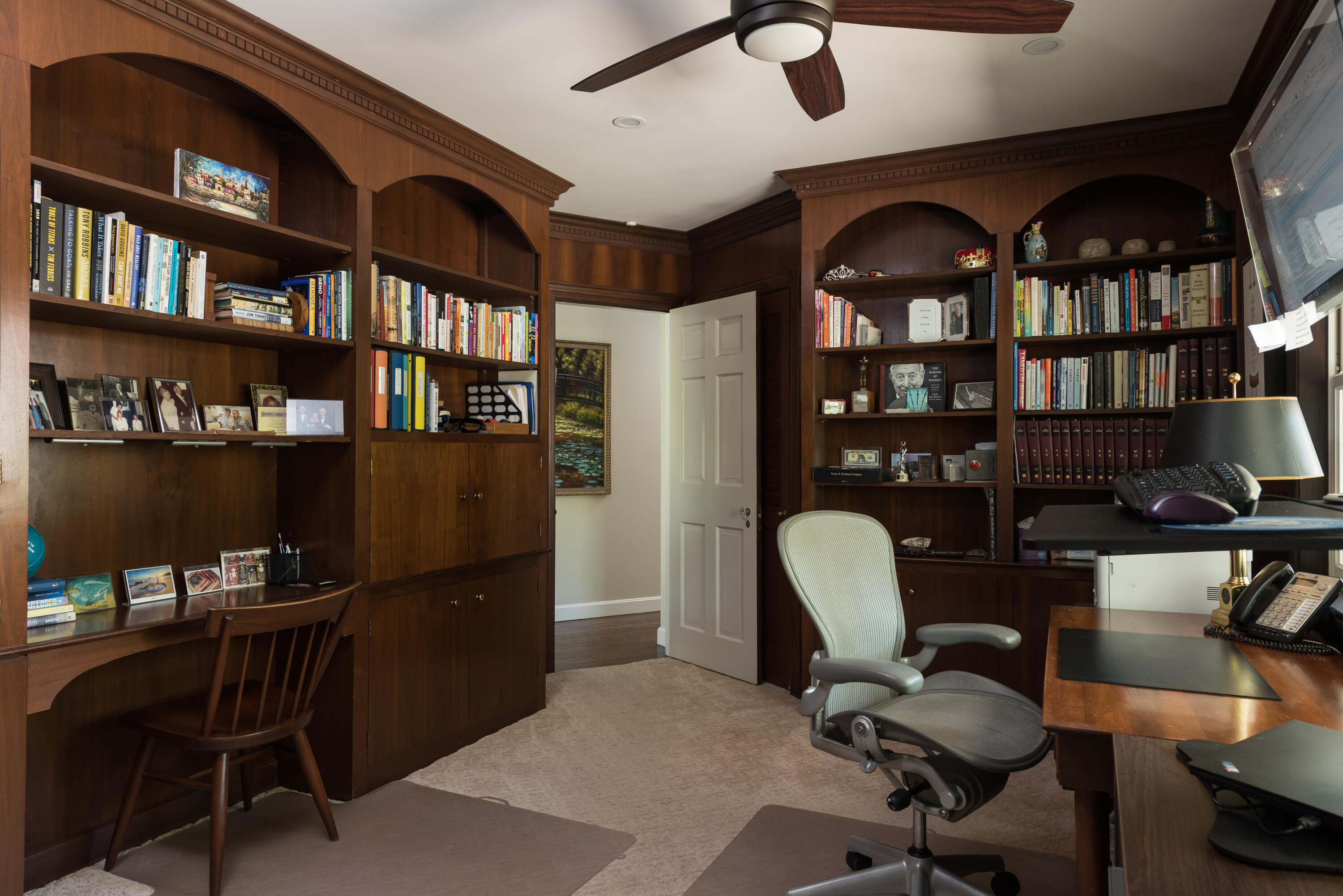 180 Riverview Lane Centerville, MA 02632 - Photo 27 of 55 a workspace with furniture