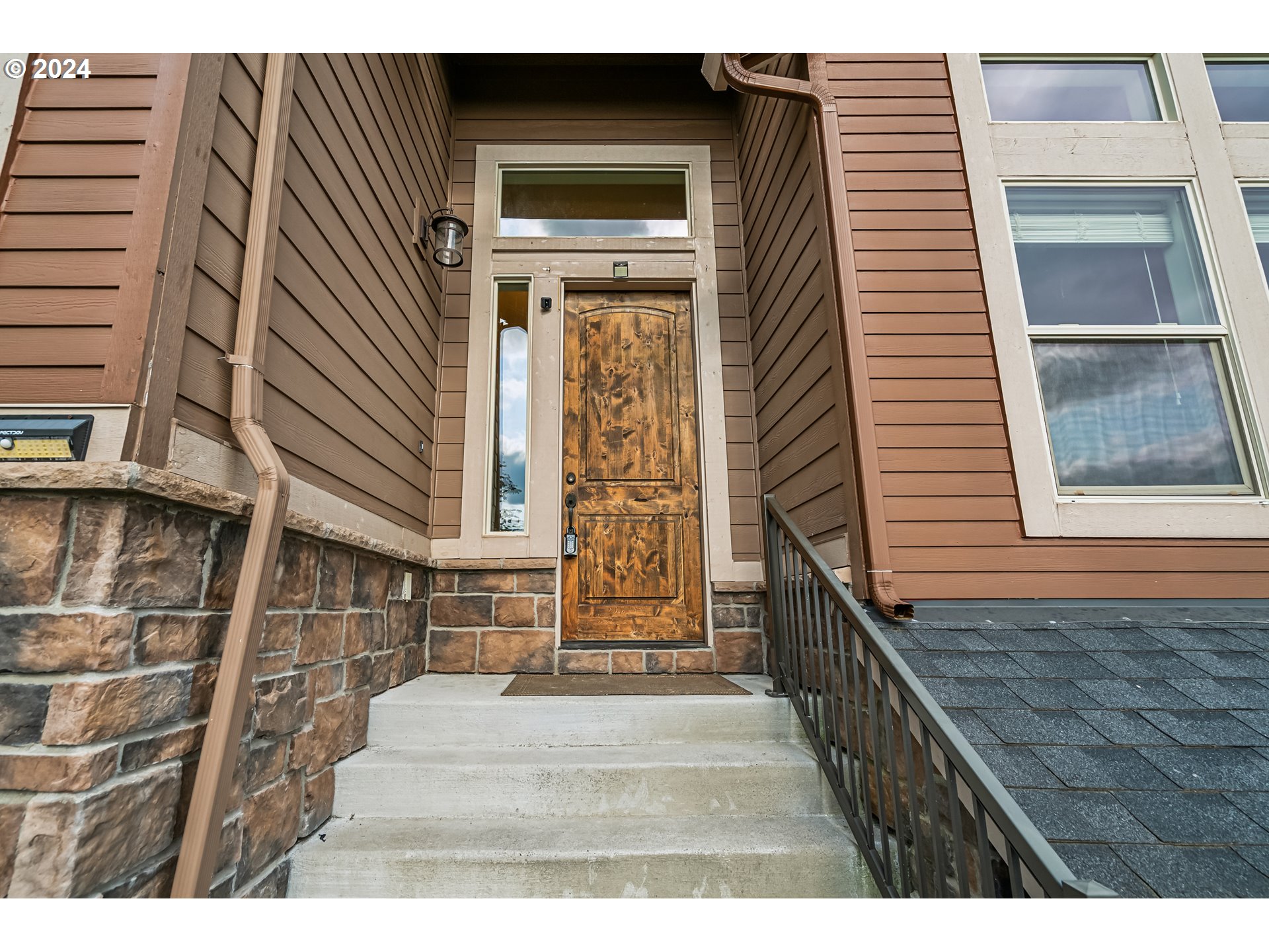 1118 Northwest Goodwin Street Camas, WA 98607 - Photo 6 of 44 Entrance/Foyer