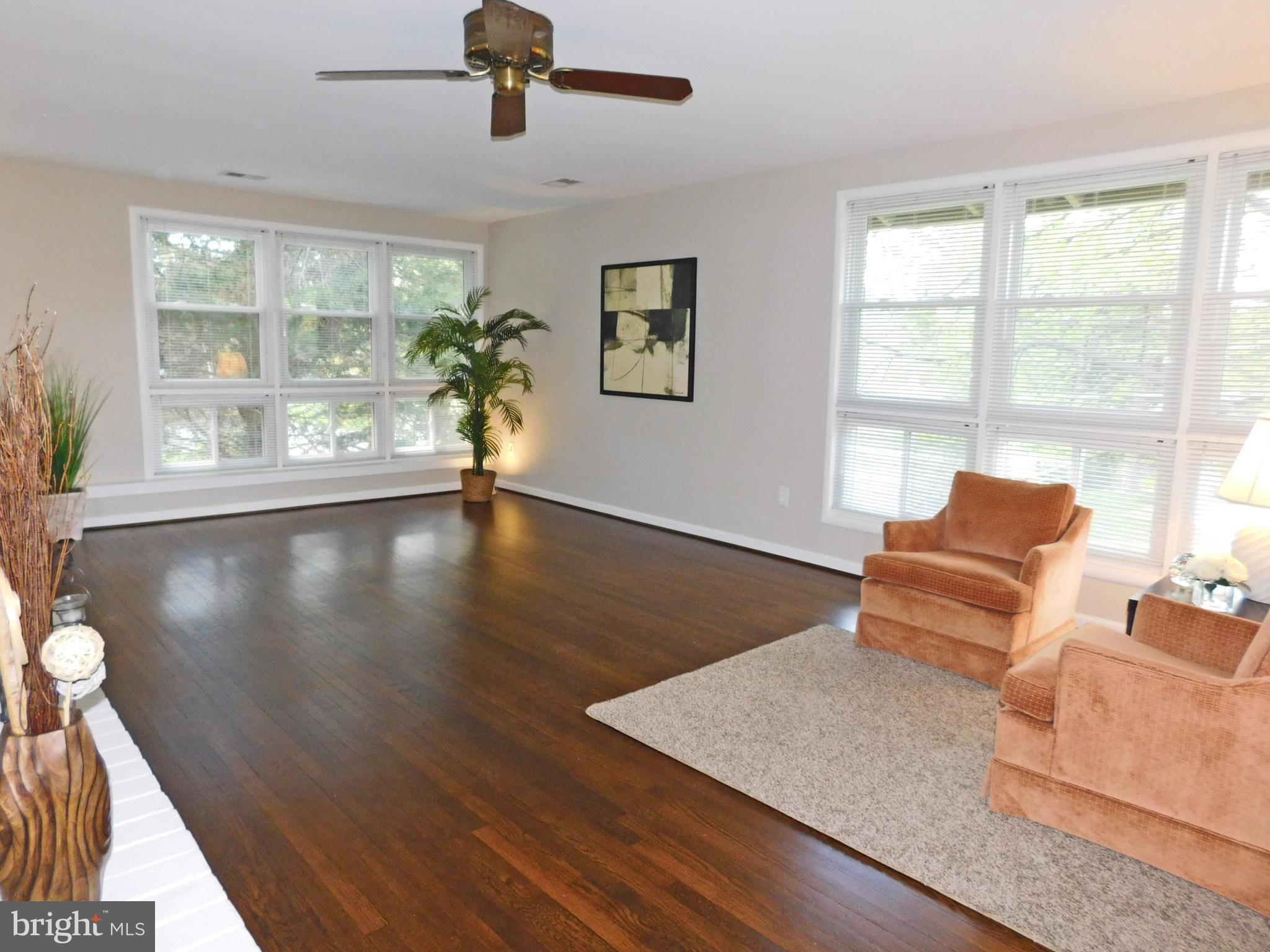3501 Old Post Road Fairfax, VA 22030 - Photo 3 of 32 Living Room, windows galore, CF, refinished HW flr