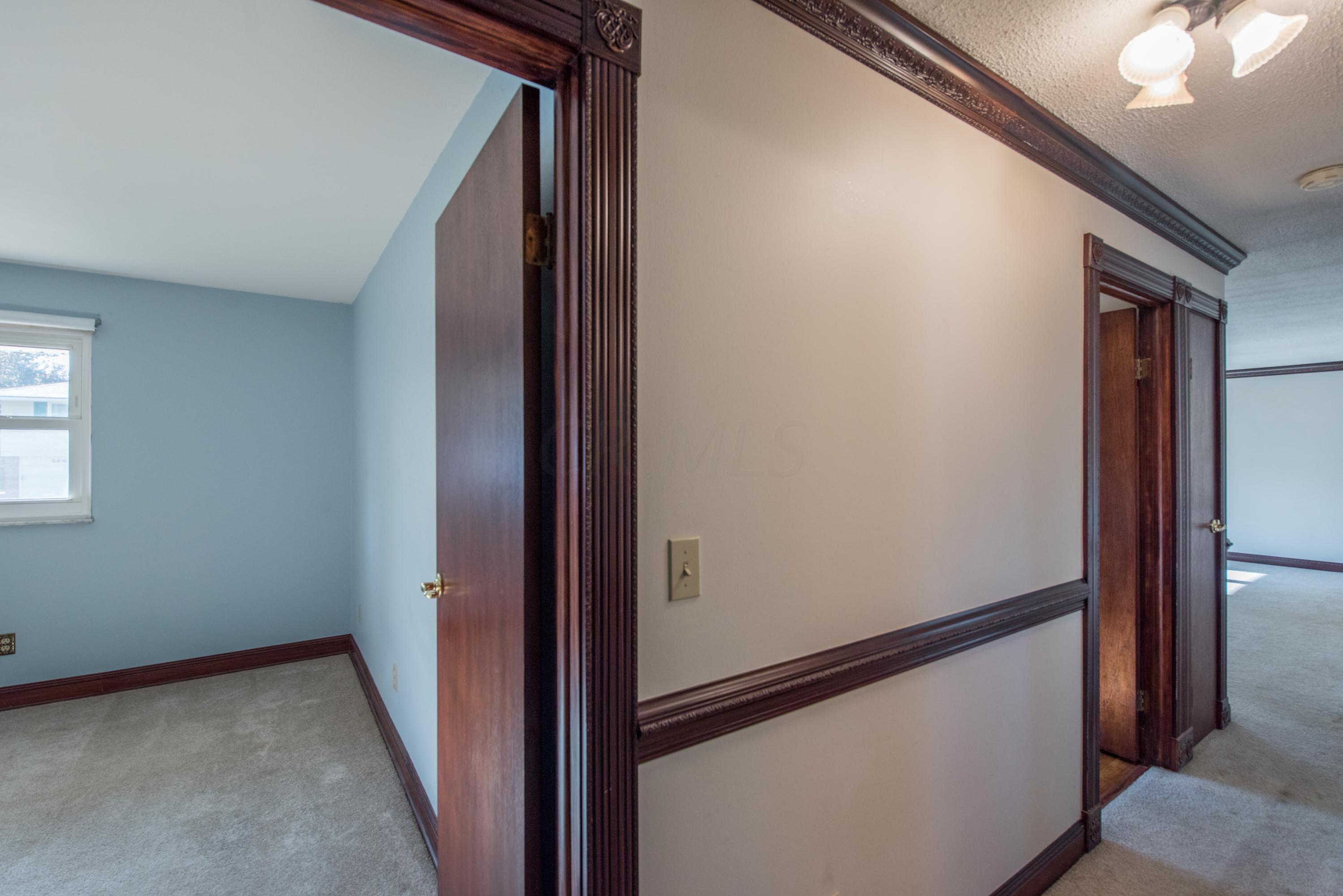 4839 Bourke Road Columbus, OH 43229 - Photo 32 of 55 Gallery Image 32