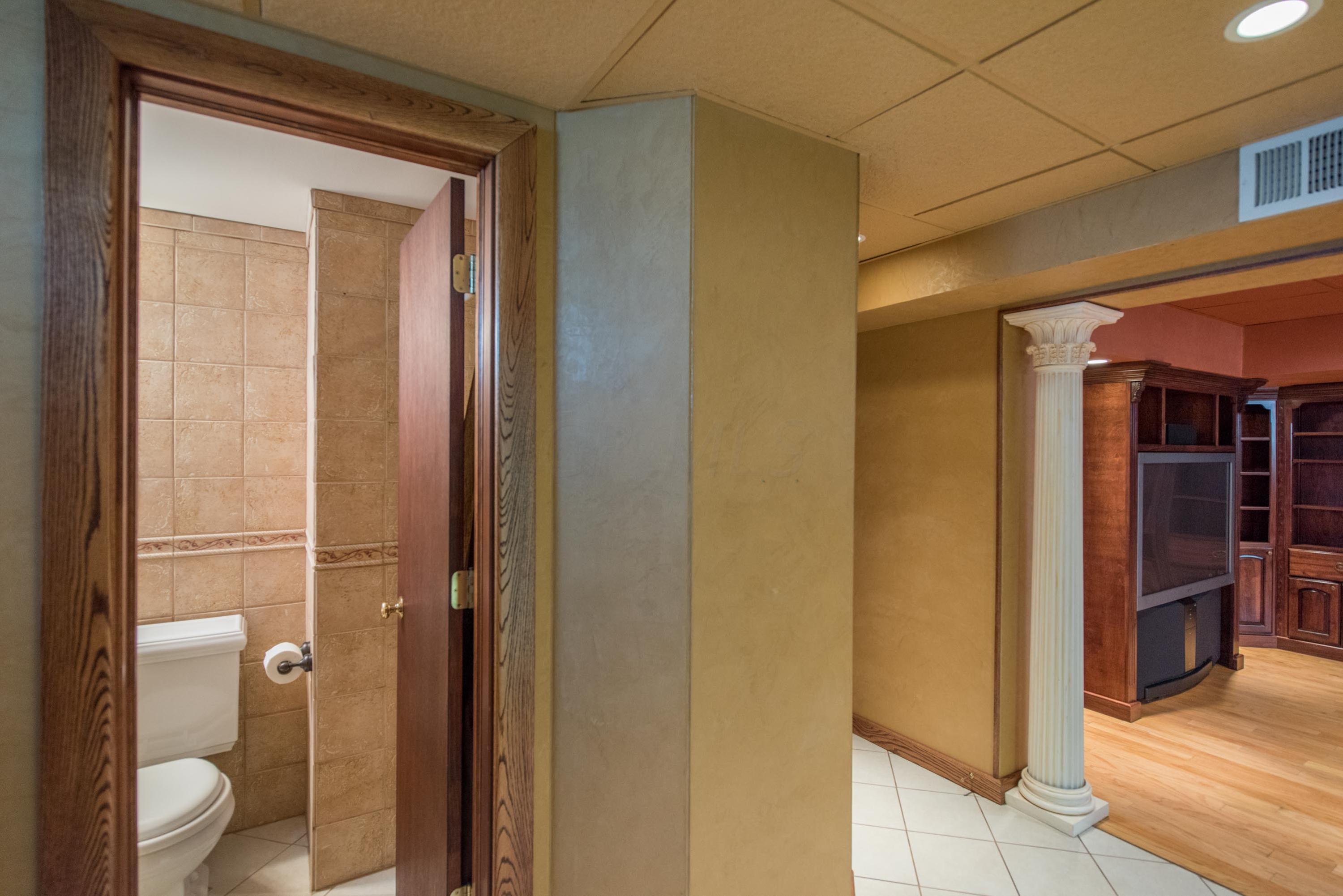 4839 Bourke Road Columbus, OH 43229 - Photo 43 of 55 Gallery Image 43