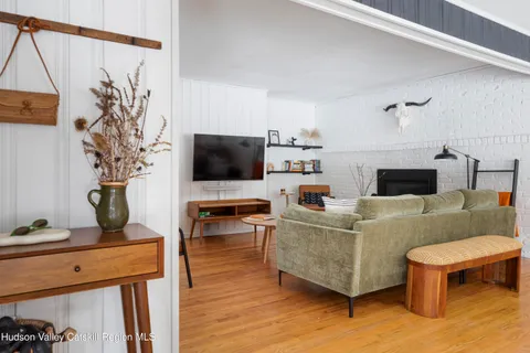 $649,000 | 26 Krom Road, Olivebridge, NY 12461