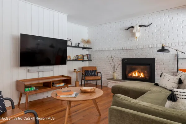 $649,000 | 26 Krom Road, Olivebridge, NY 12461