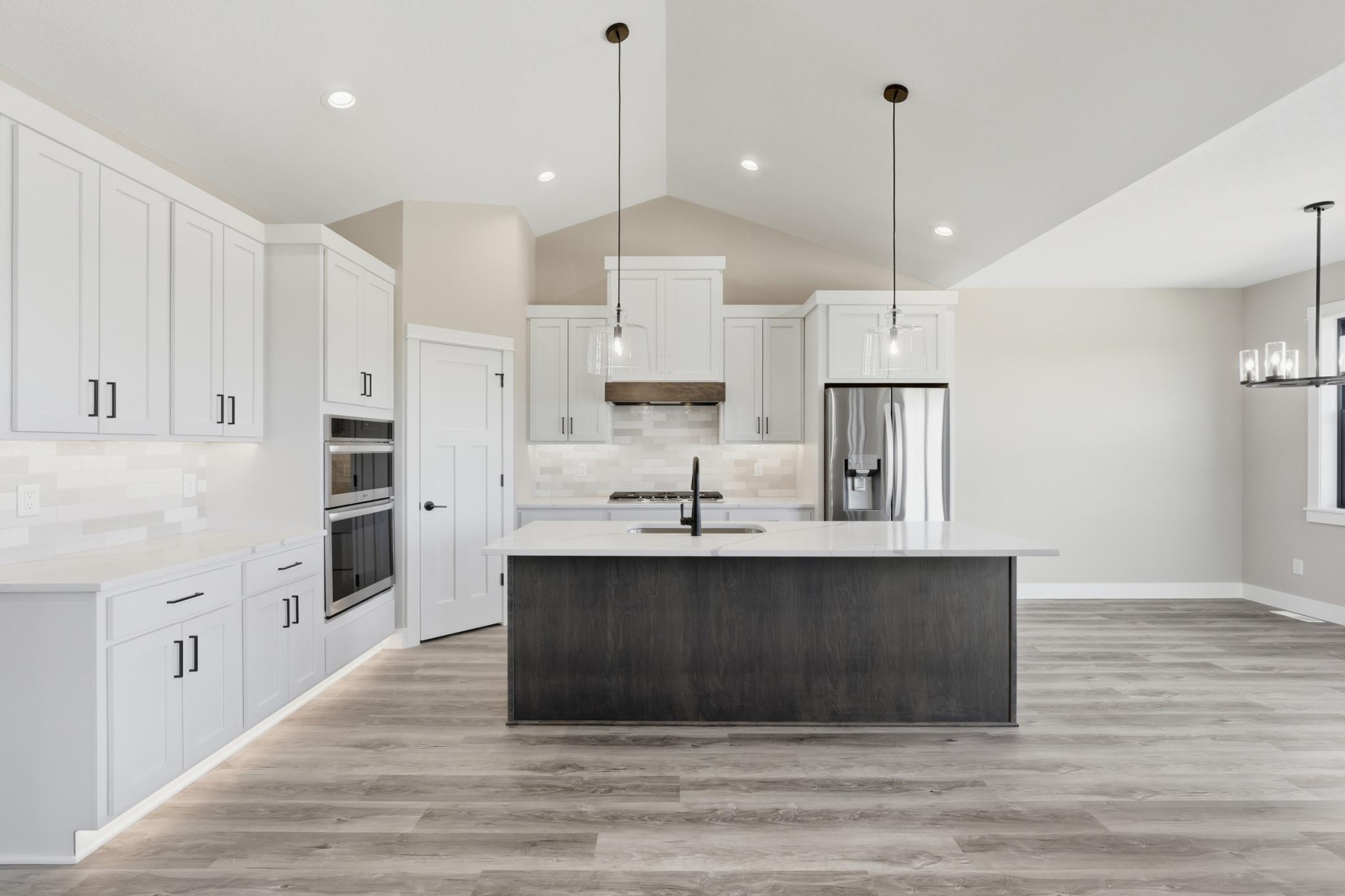 296 Valley Estates Hudson, WI 54016 - Photo 4 of 32