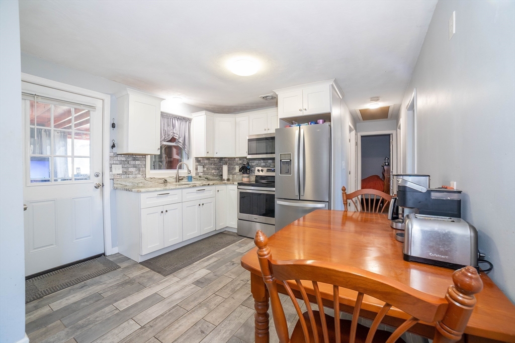 20 Kenberma Road Worcester, MA 01604 - Photo 6 of 16