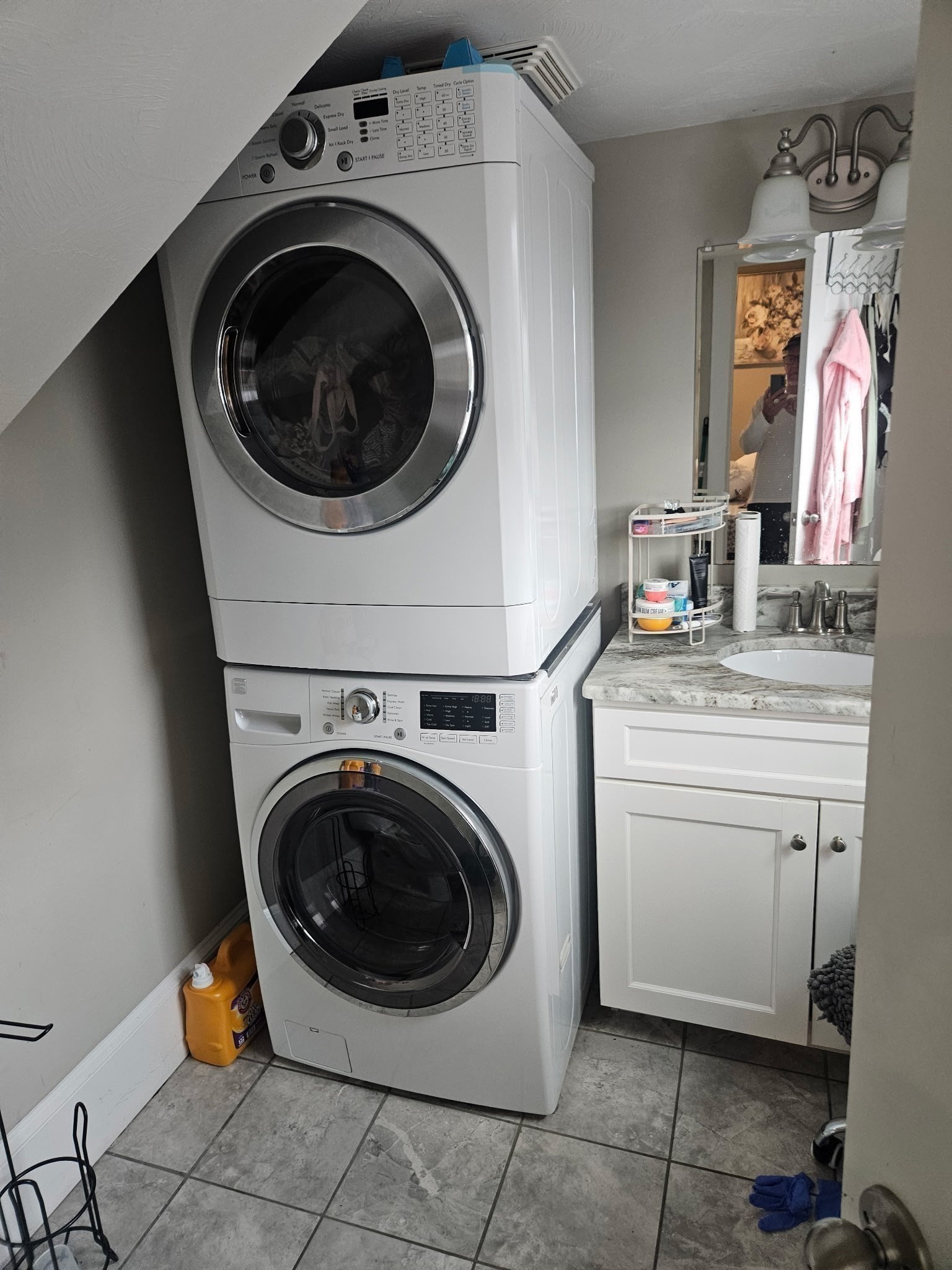 205 Stackpole Street Lowell, MA 01852 - Photo 9 of 31 Gallery Image 9