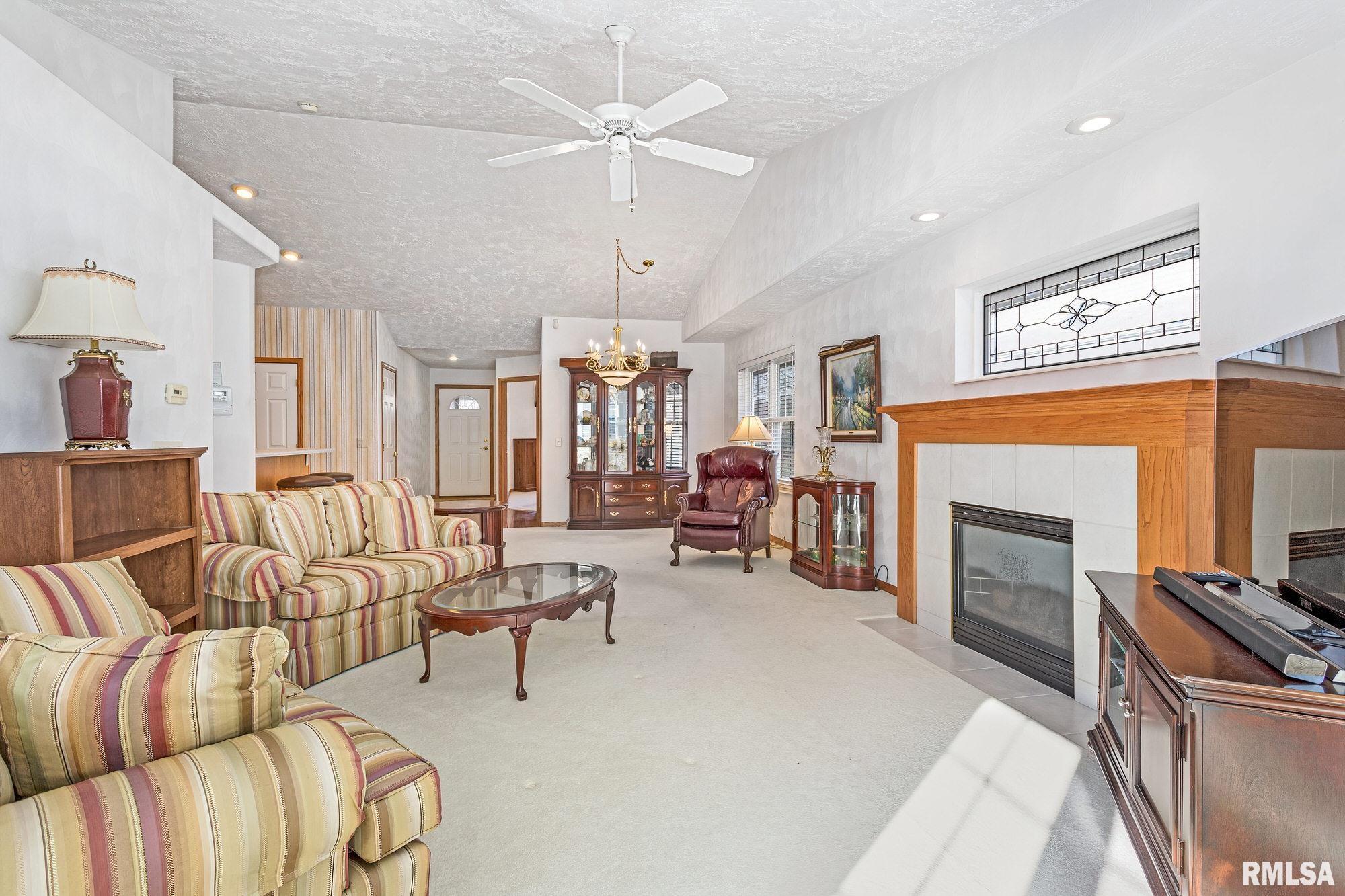 5621 Red Fox Road Bettendorf, IA 52722 - Photo 3 of 26