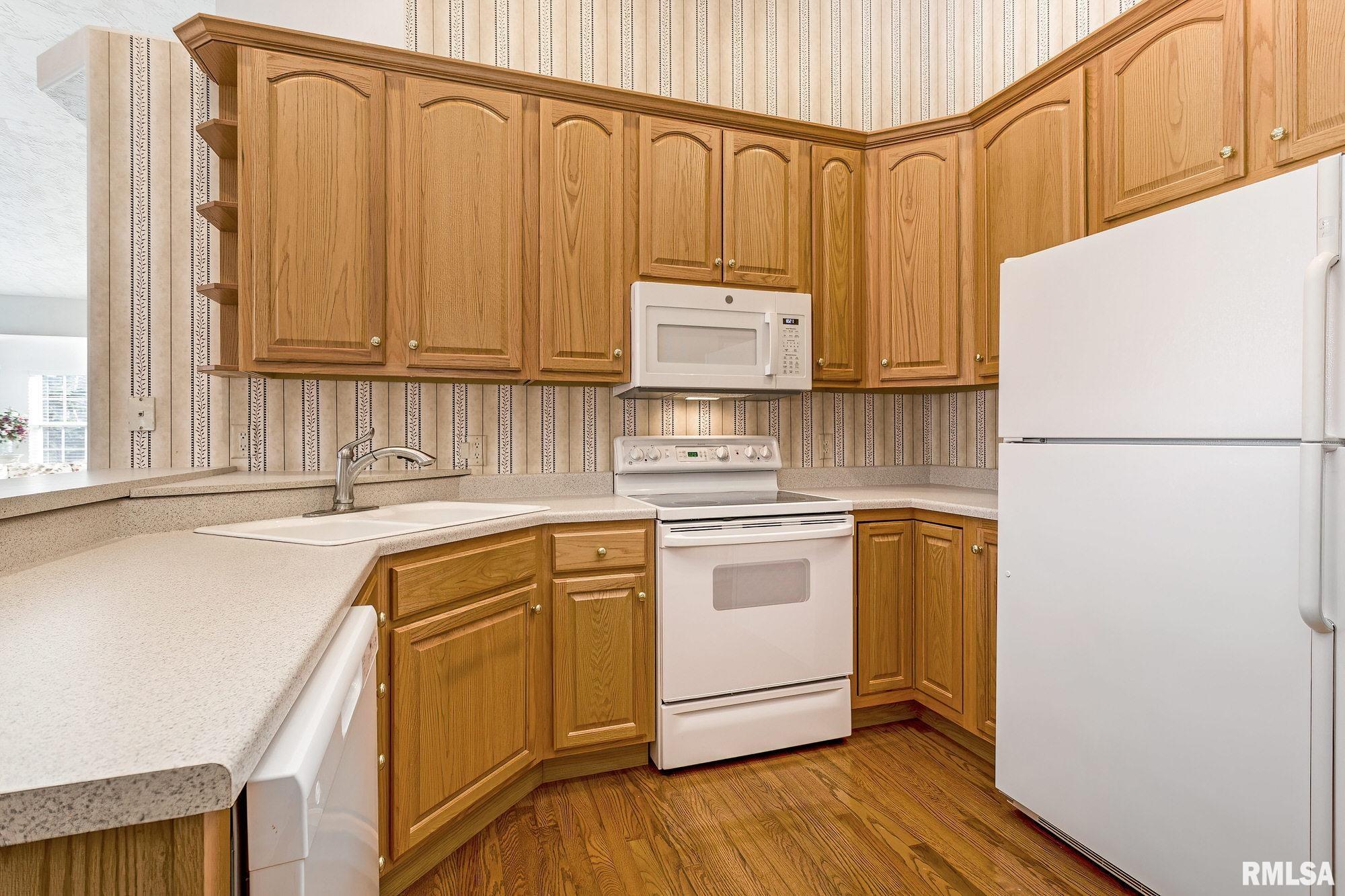 5621 Red Fox Road Bettendorf, IA 52722 - Photo 7 of 26