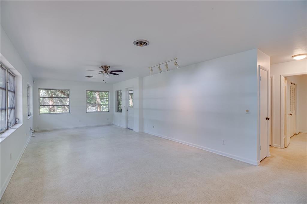 411 Holly Road Vero Beach, FL 32963 - Photo 3 of 16 Gallery Image 3