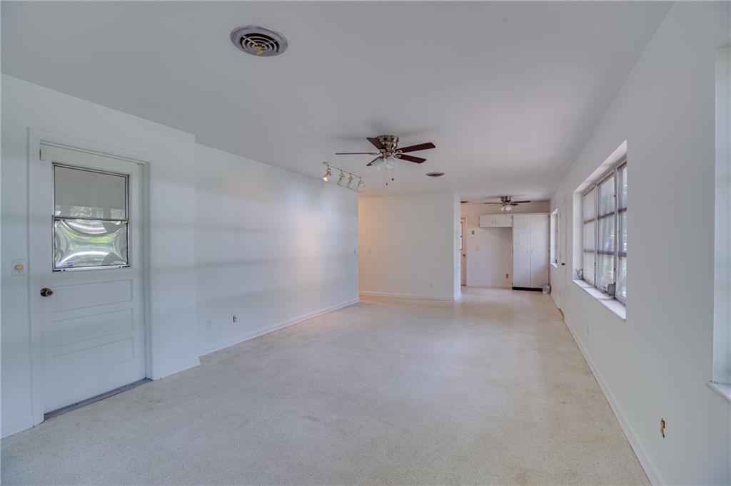 411 Holly Road Vero Beach, FL 32963 - Photo 5 of 16 Gallery Image 5