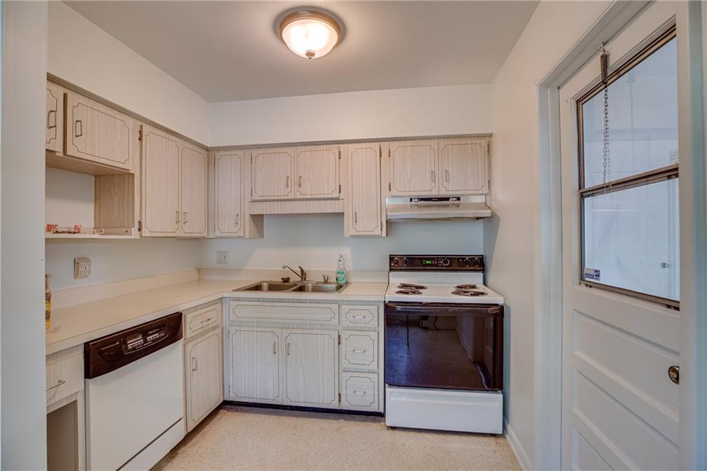 411 Holly Road Vero Beach, FL 32963 - Photo 6 of 16 Gallery Image 6