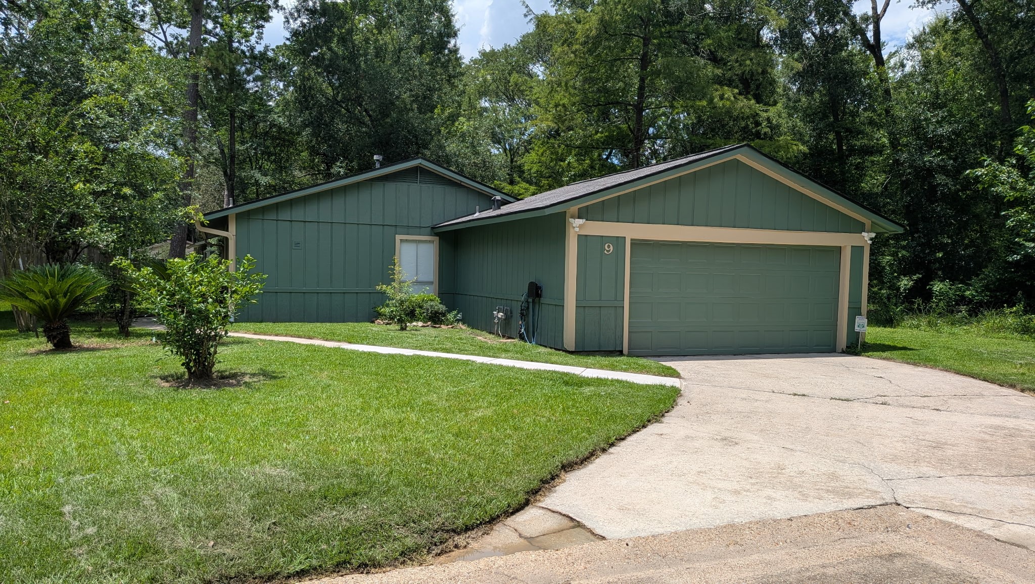 9 Raccoon Lane Spring, TX 77380 - Photo 3 of 25