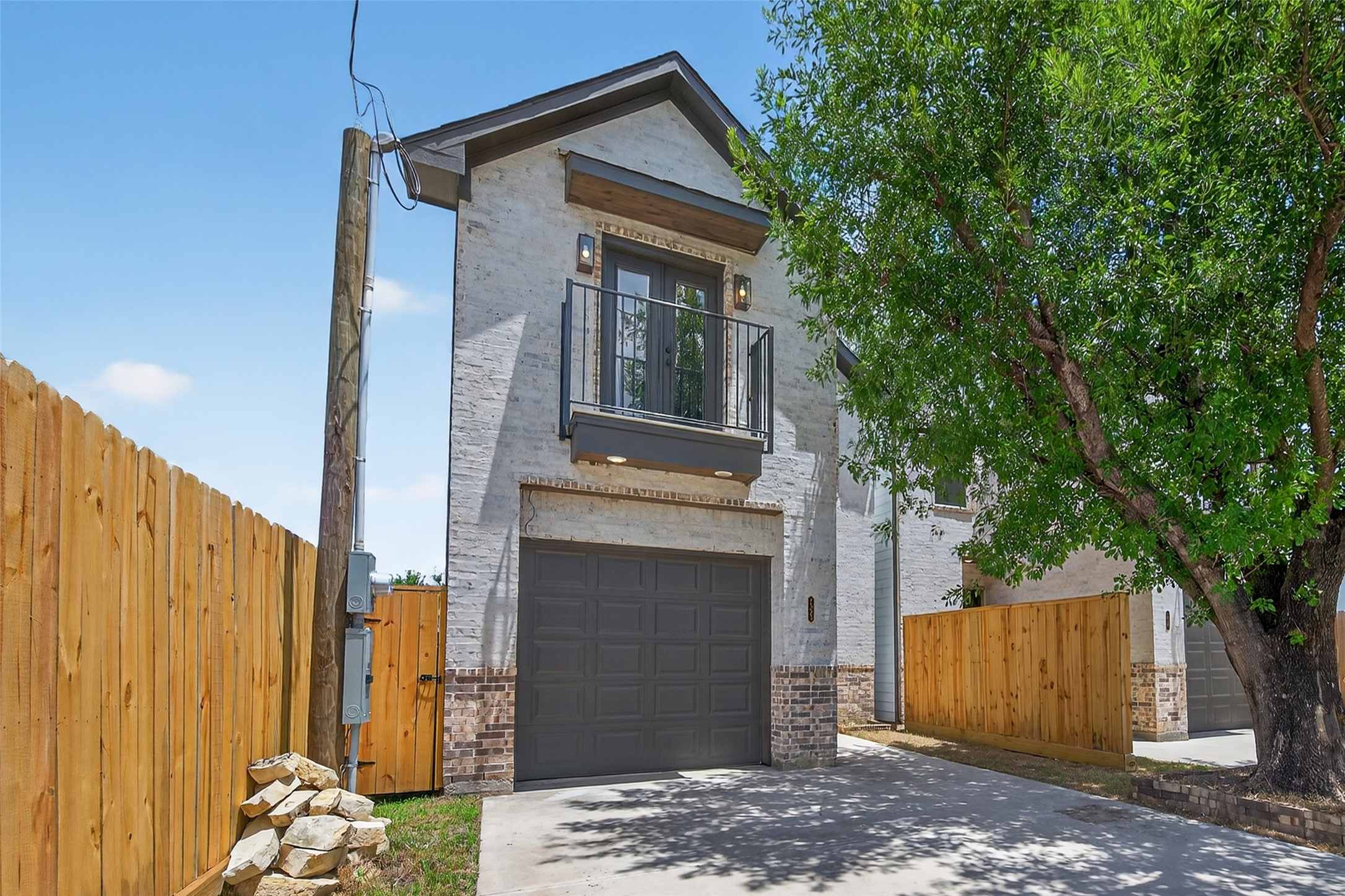 7325 Market Street Houston, TX 77020 - Photo 2 of 47 a view of a house with a backyard