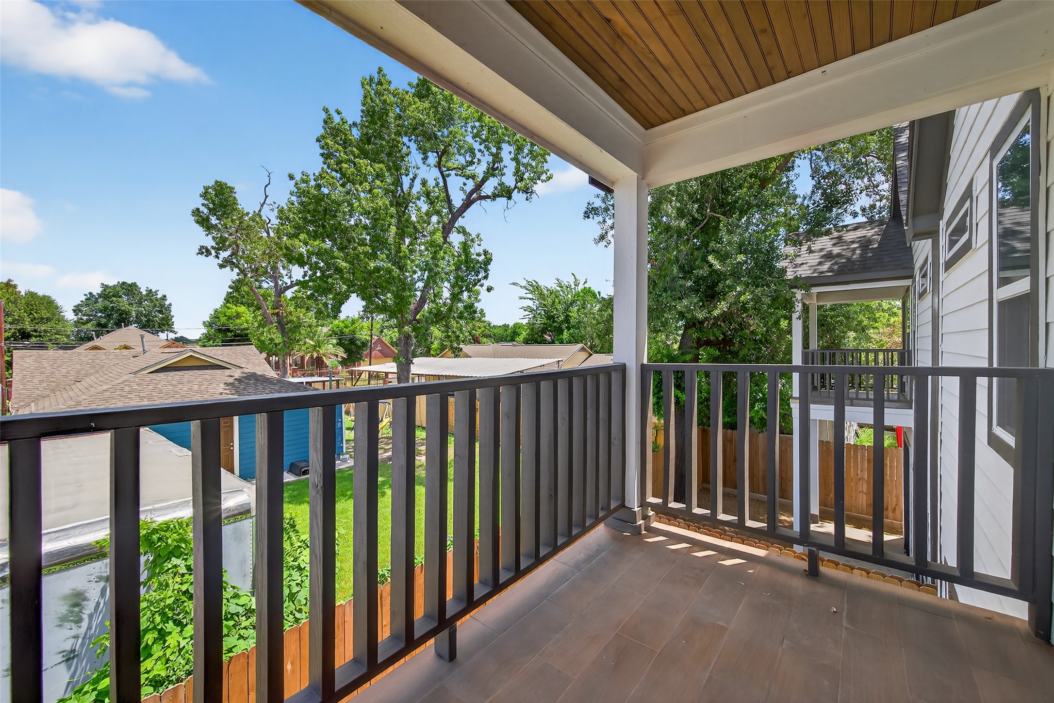7325 Market Street Houston, TX 77020 - Photo 37 of 47 a view of a balcony with back yard