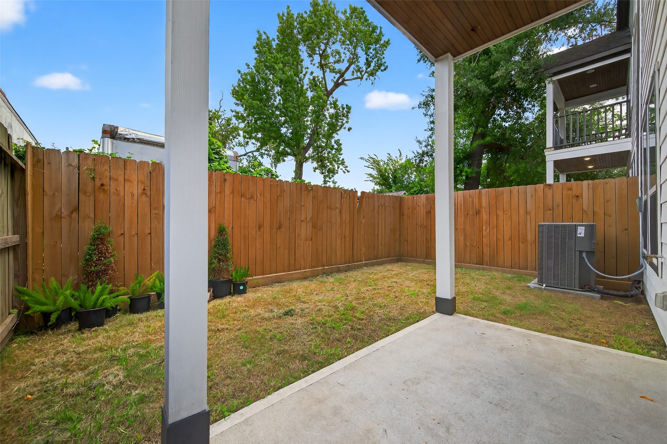 7325 Market Street Houston, TX 77020 - Photo 38 of 47 a view of a backyard