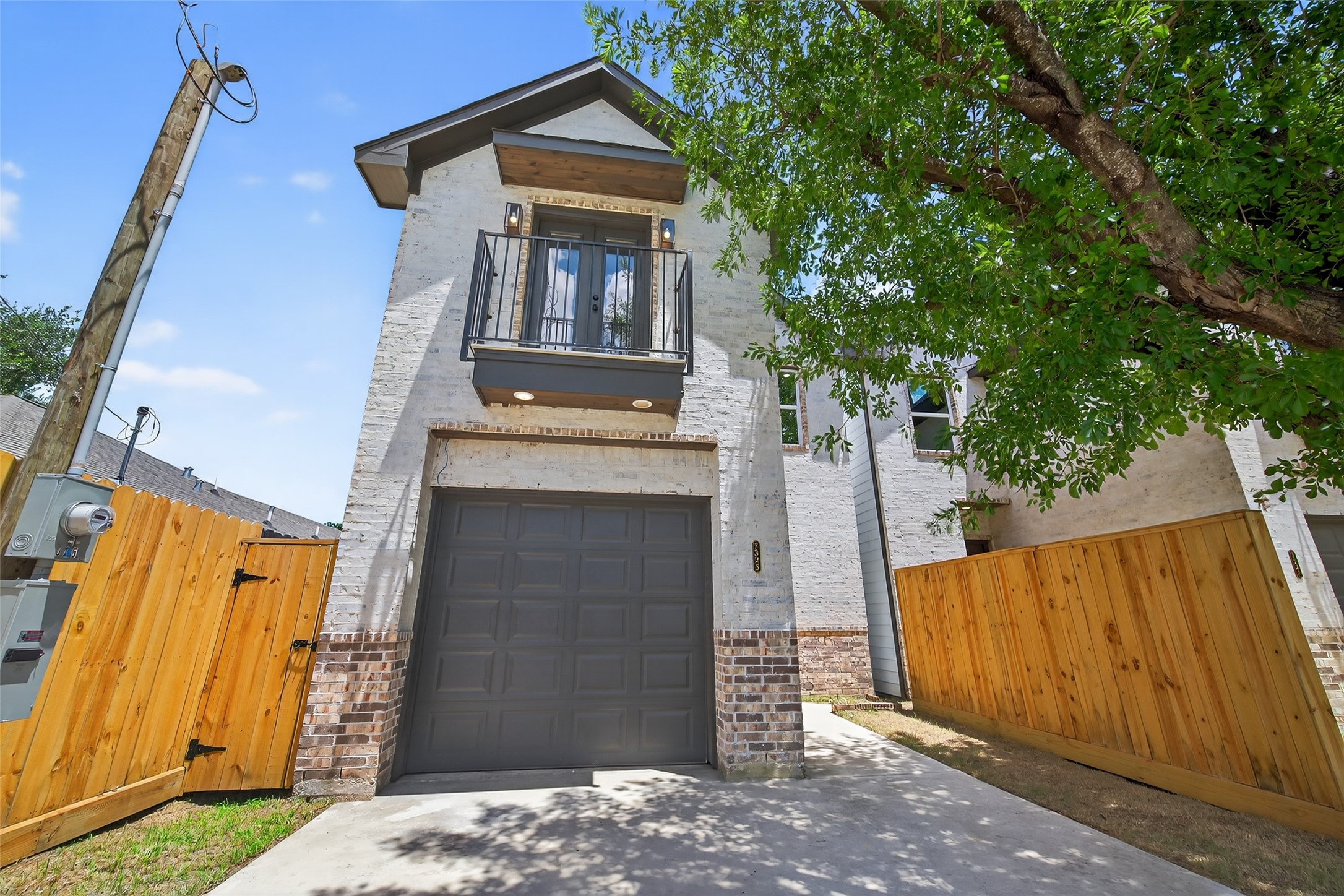 7325 Market Street Houston, TX 77020 - Photo 46 of 47 a front view of a house with a door